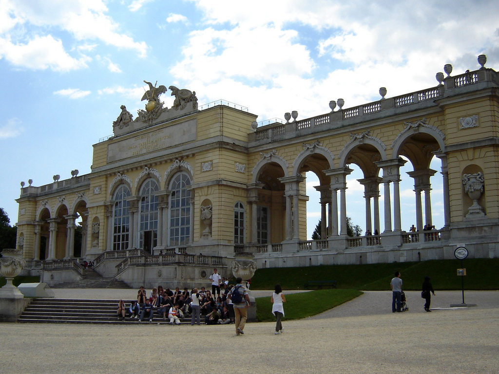 Schönbrunn Palace via flickr by Tjflex2